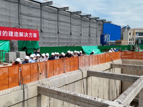 全國工程勘察設(shè)計大師王衛(wèi)東、福建省勘察設(shè)計大師盧偉煌、上海市工程勘察設(shè)計大師楊石飛一行蒞臨參加智能全裝配式建造創(chuàng)新發(fā)展研討會